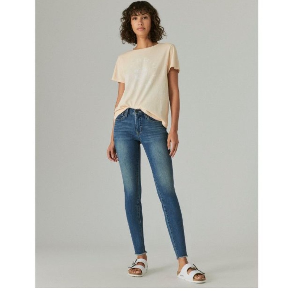 NWOT Lucky Brand Ava Jeans